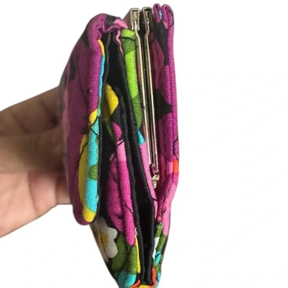 VERA BRADLEY Kiss-lock Wallet - Picture 6 of 14